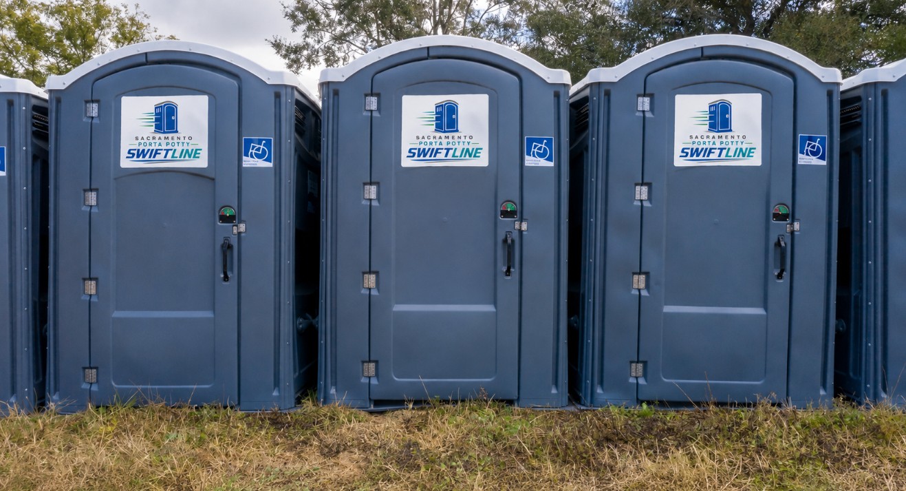 Deluxe flushable porta potty rental in Sacramento, CA
